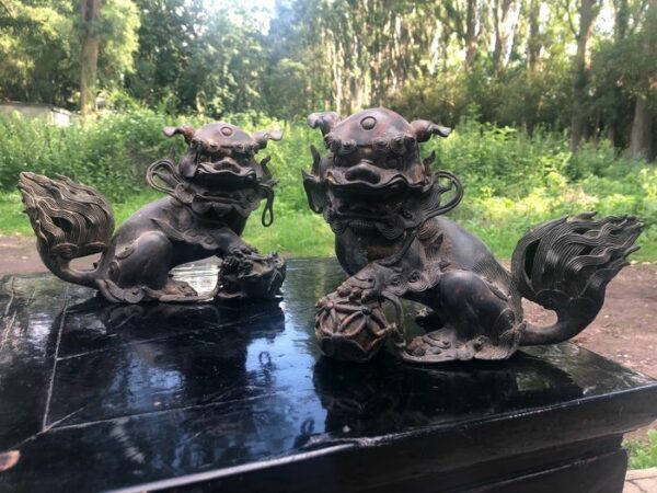 Foo dog (2) - Bronze - Chiens de fo - China - Mitte des 20. Jahrhunderts